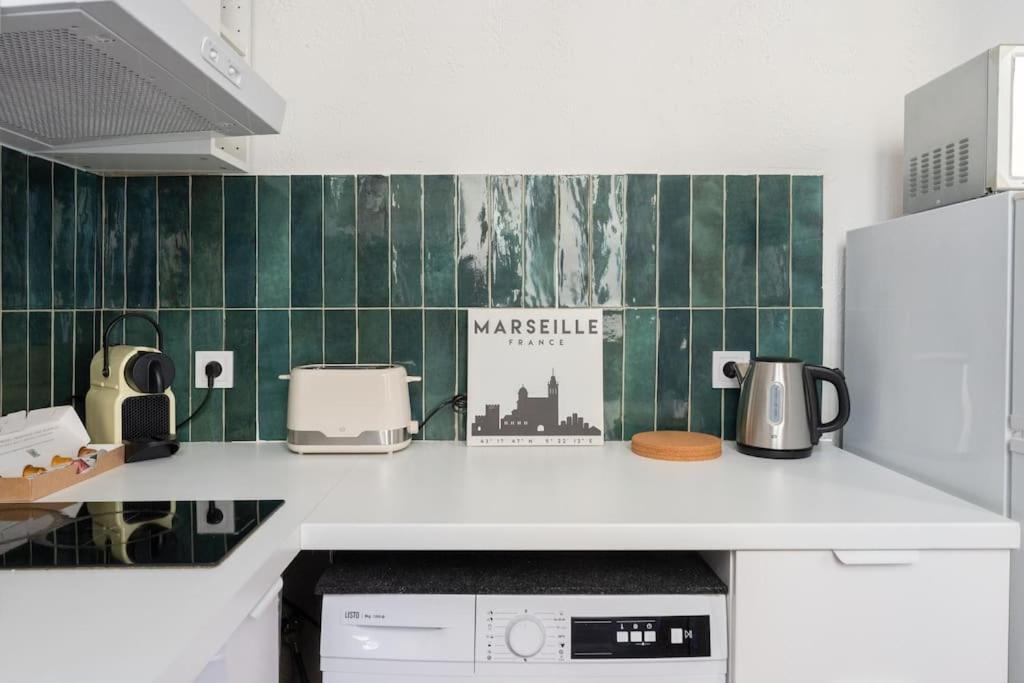 Le Mistral - 2 Min Du Vieux Port Sur Rue Pietonne - Les Freres De La Loc' Apartment Marseille Exterior photo